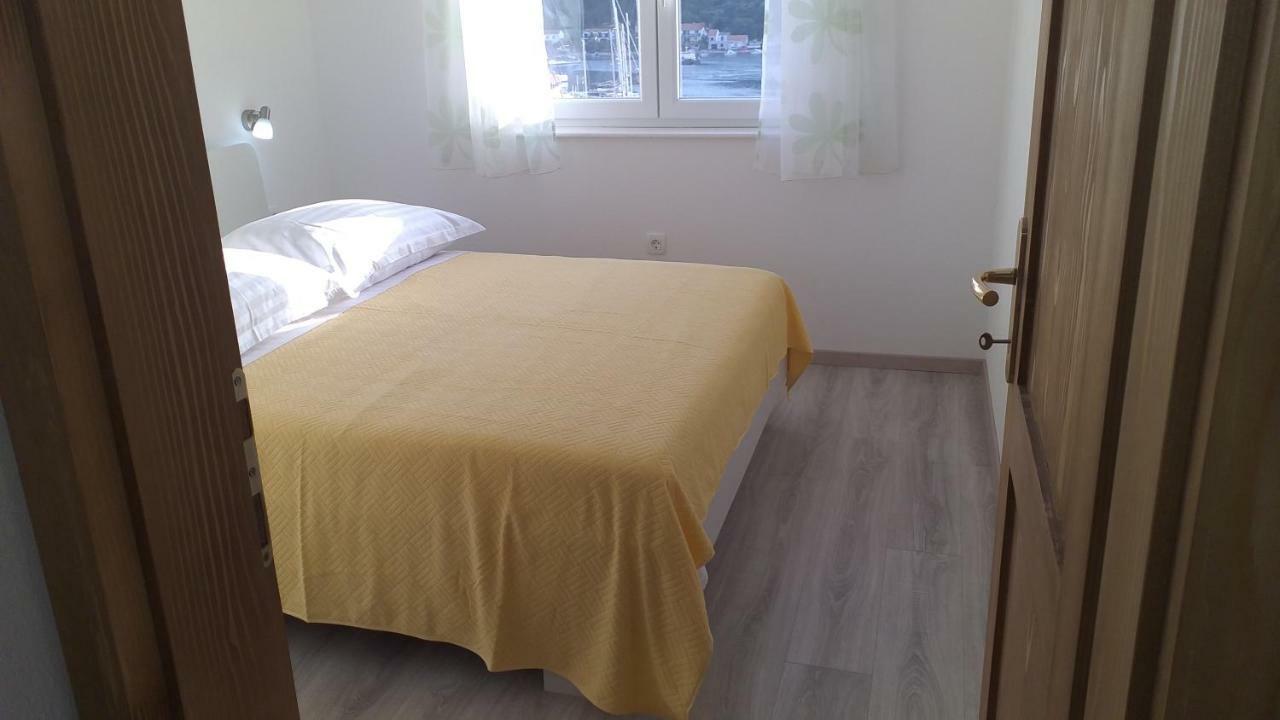Apartment Zaklopatica Lastovo Esterno foto