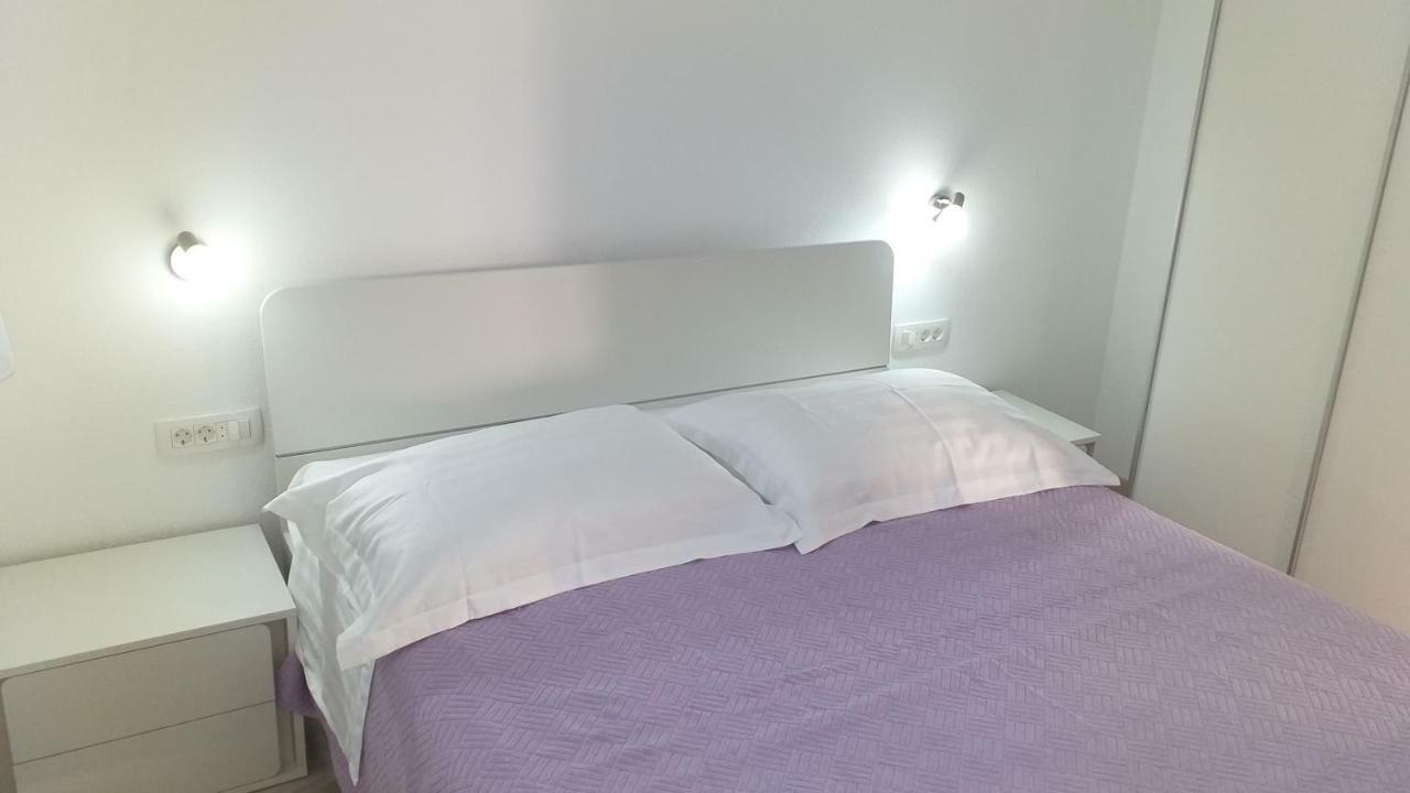 Apartment Zaklopatica Lastovo Esterno foto