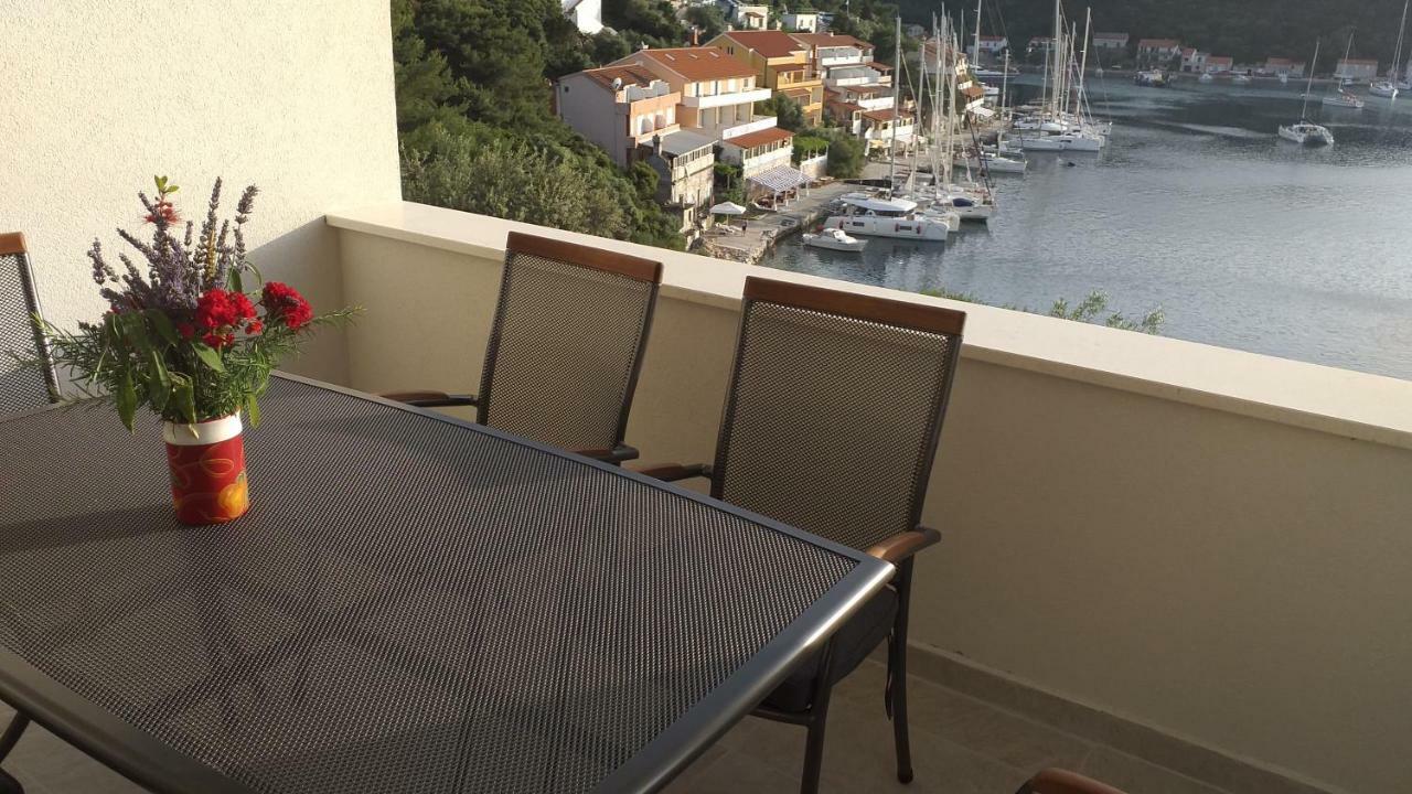 Apartment Zaklopatica Lastovo Esterno foto