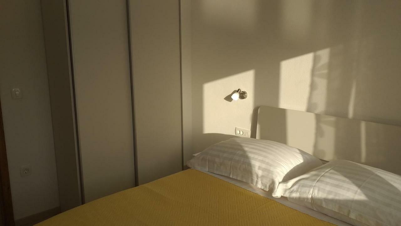 Apartment Zaklopatica Lastovo Esterno foto